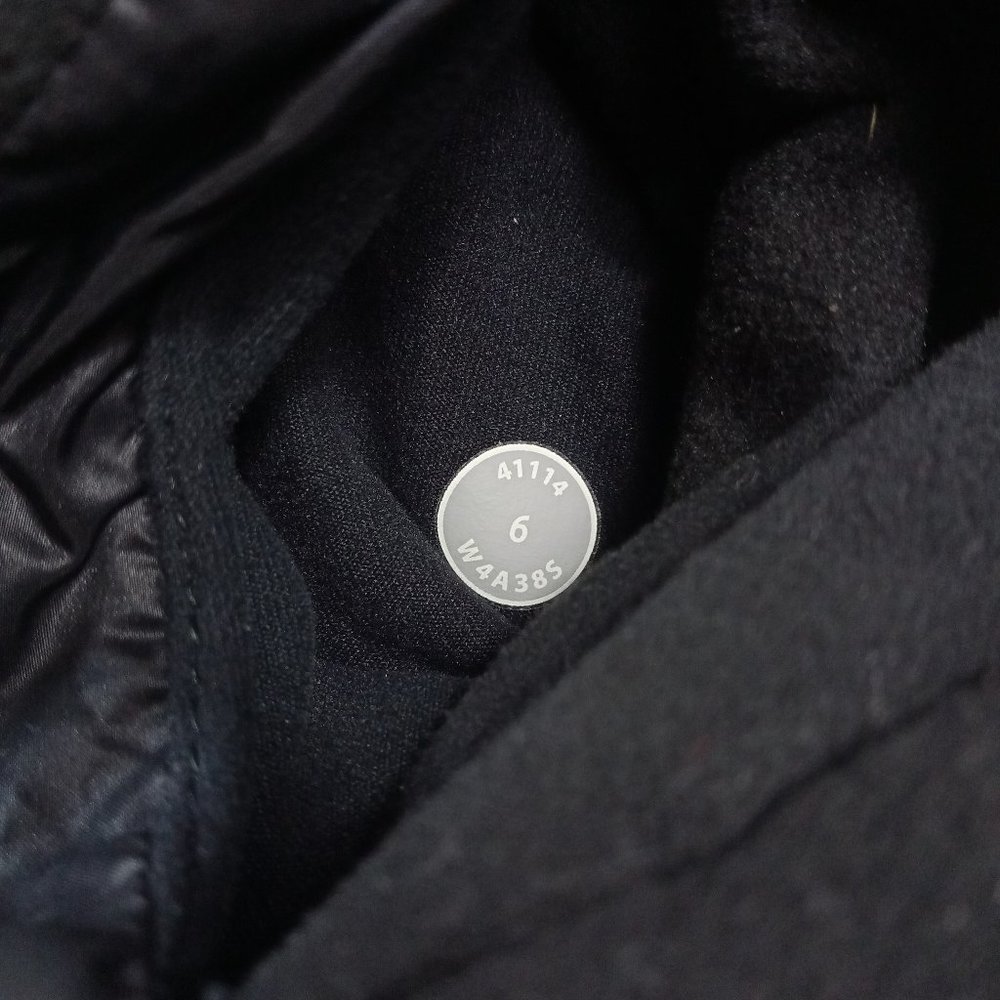 Lululemon Womens Miracle Jacket Size 6 Black Fleece Cargo Pockets Knit Sleeves - Picture 9 of 9